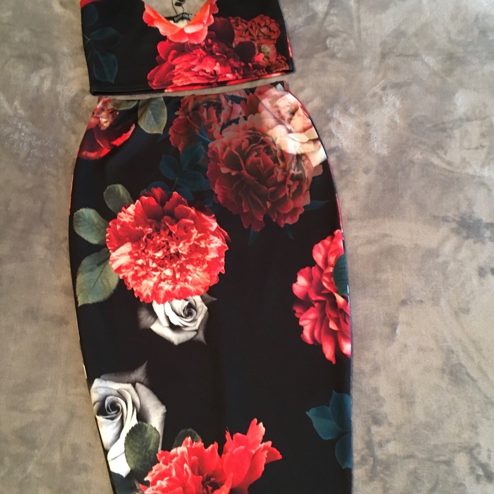 Boohoo Skirt Set - Picture 2 of 12
